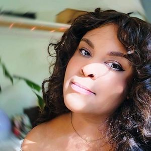 Meet your Posher, Emerald